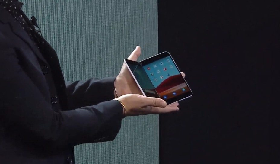 Microsoft Surface Duo: ufficiale il pieghevole con Android