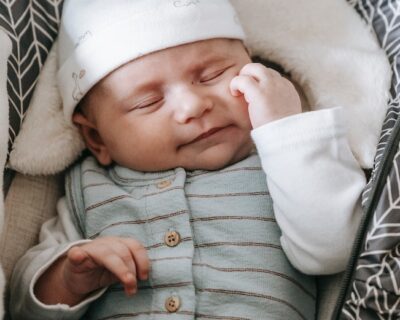 Fascia per neonati: caratteristiche e come scegliere